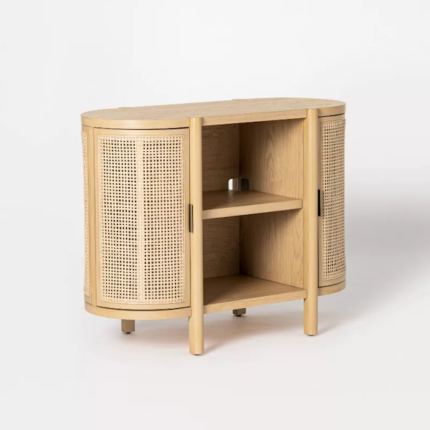 CONSOLA THRESHOLD PORTOLA HILLS CON PUERTA ENREJADA Y ESTANTES