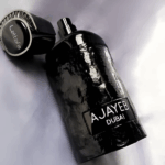 PERFUME UNISEX LATTAFA AJAYEB DUBAI BLACK EDP 100ML - Imagen 3