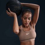 SUJETADOR DEPORTIVO FEMENINO NIKE SWOOSH DE SOPORTE MEDIO - Imagen 5