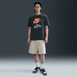 CAMISETA CASUAL MASCULINO NIKE SPORTSWEAR PANDA DUNK MANGAS CORTAS - Imagen 7