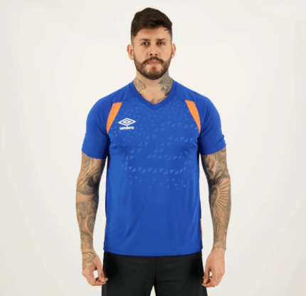 CAMISETA DEPORTIVO MASCULINO UMBRO DIAMOND RELIEF MANGAS CORTAS