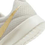 CALZADO DEPORTIVO FEMENINO NIKE TANJUN - Imagen 4