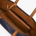 BOLSO DE HOMBRO FEMENINO LACOSTE TOTE ANNA REVERSIBLE MARINO/ CARAMELO - Imagen 4
