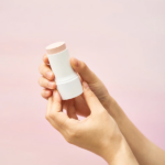 MÁSCARA FACIAL SKIN1004 MADAGASCAR CENTELLA POREMIZING QUICK CLAY STICK 27GR - Imagen 8