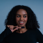 BRILLO LABIAL LÍQUIDO ARMAF BEAUTÉ SHINE A MORE PINE 4.5ML - Imagen 4