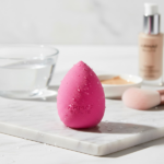 ESPONJA FACIAL ARMAF BEAUTÉ EDGE CUT PERFECTING BEAUTY BLENDER PINK - Imagen 2