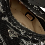 BOLSO DE MANO FEMENINO GUESS VELINA HOBO BLACK - Imagen 6