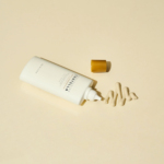 PROTECTOR SOLAR FACIAL SKIN1004 MADAGASCAR CENTELLA AIR-FIT PLUS SPF50+ PA++++ 50ML - Imagen 4