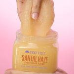 EXFOLIANTE CORPORAL TREE HUT SANTAL HAZE 510G - Imagen 5