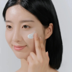 SÉRUM FACIAL SKIN1004 MADAGASCAR CENTELLA HYALU-CICA WATER FIT SUN SPF50+ PA+++ 50ML - Imagen 7